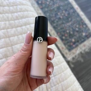 Giorgio Armani Luminous Silk Multi-Purpose Glow Concealer